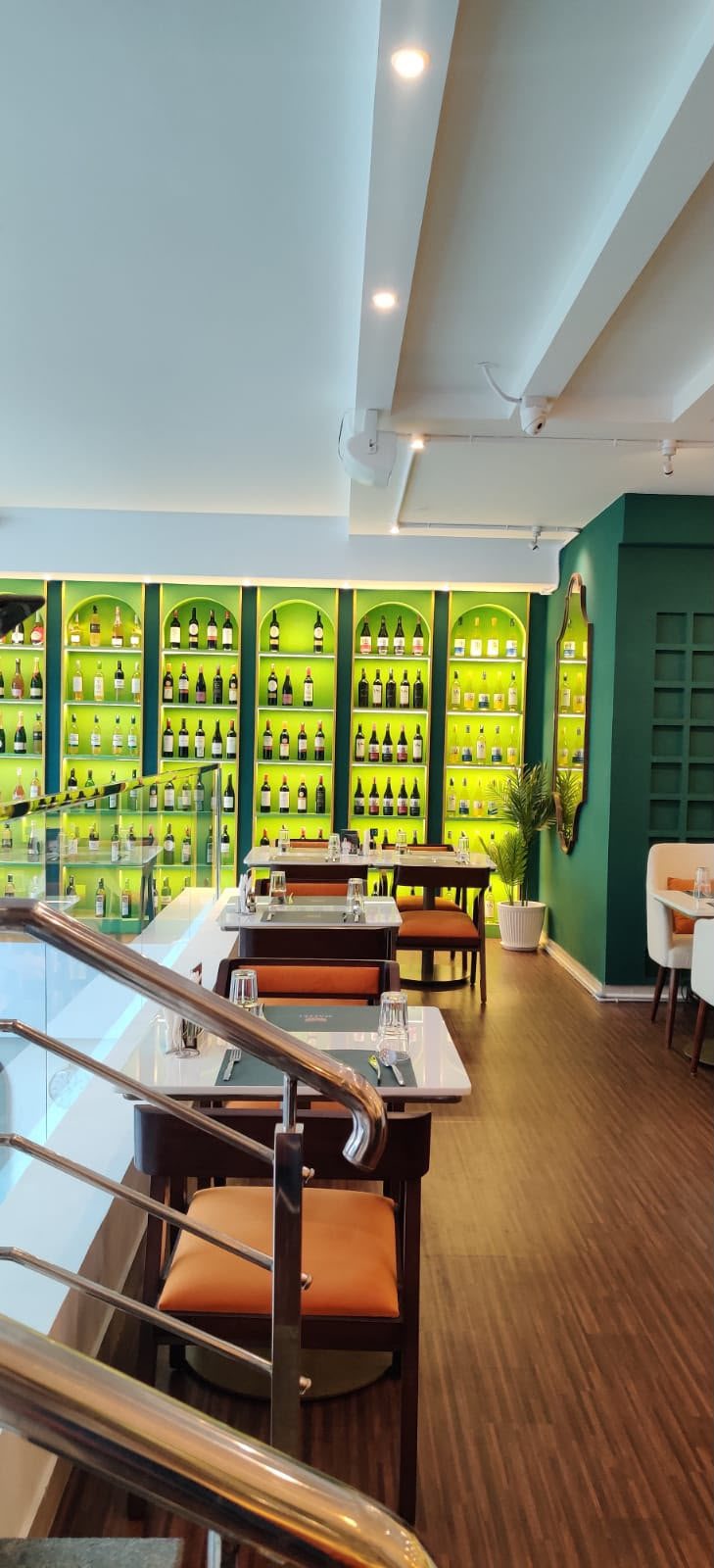 Private dining table